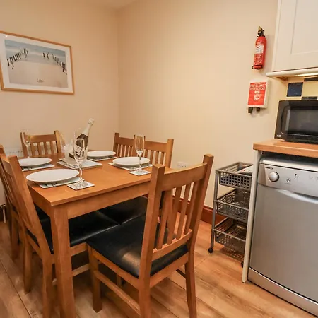 בית נופש 2 High Stakesby