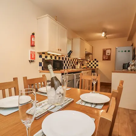 2 High Stakesby * וויטבי